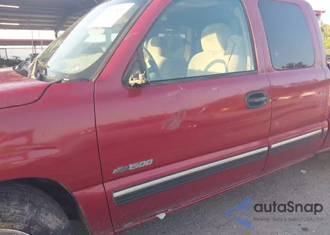 2001 Chevrolet Silverado 1500 Ls z USA, uszkodzony, nr VIN 2GCEC19V711187485